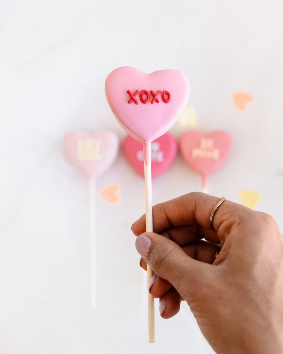 xoxo cake pop